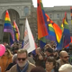 Milano preplavile mavrične zastave: 'Roke stran od naših sinov in hčera'