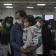 Peking in WHO: okužb je veliko, novih virusov pa ni