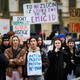 Ženske ob mednarodnem dnevu na feminističnem protestu v Ljubljani opozorile na nevidno delo žensk