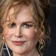 "Ljubezen je v zraku": 56-letna Nicole Kidman na plaži v kopalkah, v katerih ni strahu, da bi razkrili preveč