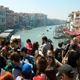 V Benetkah stekla prodaja enodnevnih vstopnic za turiste, prepovedane tudi turistične skupine z več kot 25 osebami