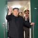Razkošen vlak Kim Jong-una: na njem tudi helikopter za pobeg
