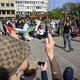 Živčnost na vrhuncu: Središče Malmöja polno policistov, napovedana protest in alternativna "evrovizija brez genocida"