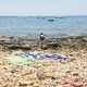 Prepoved rezervacij prostora na plaži z brisačo tudi na slovenski obali